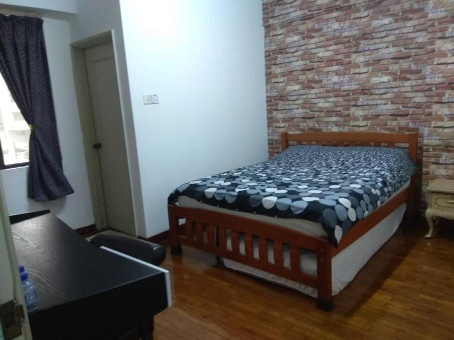 3Rooms 10Pax Mc 5 Star Hotel Sofa&Bed Mrt Mcd Axiata Seri Kembangan Extérieur photo